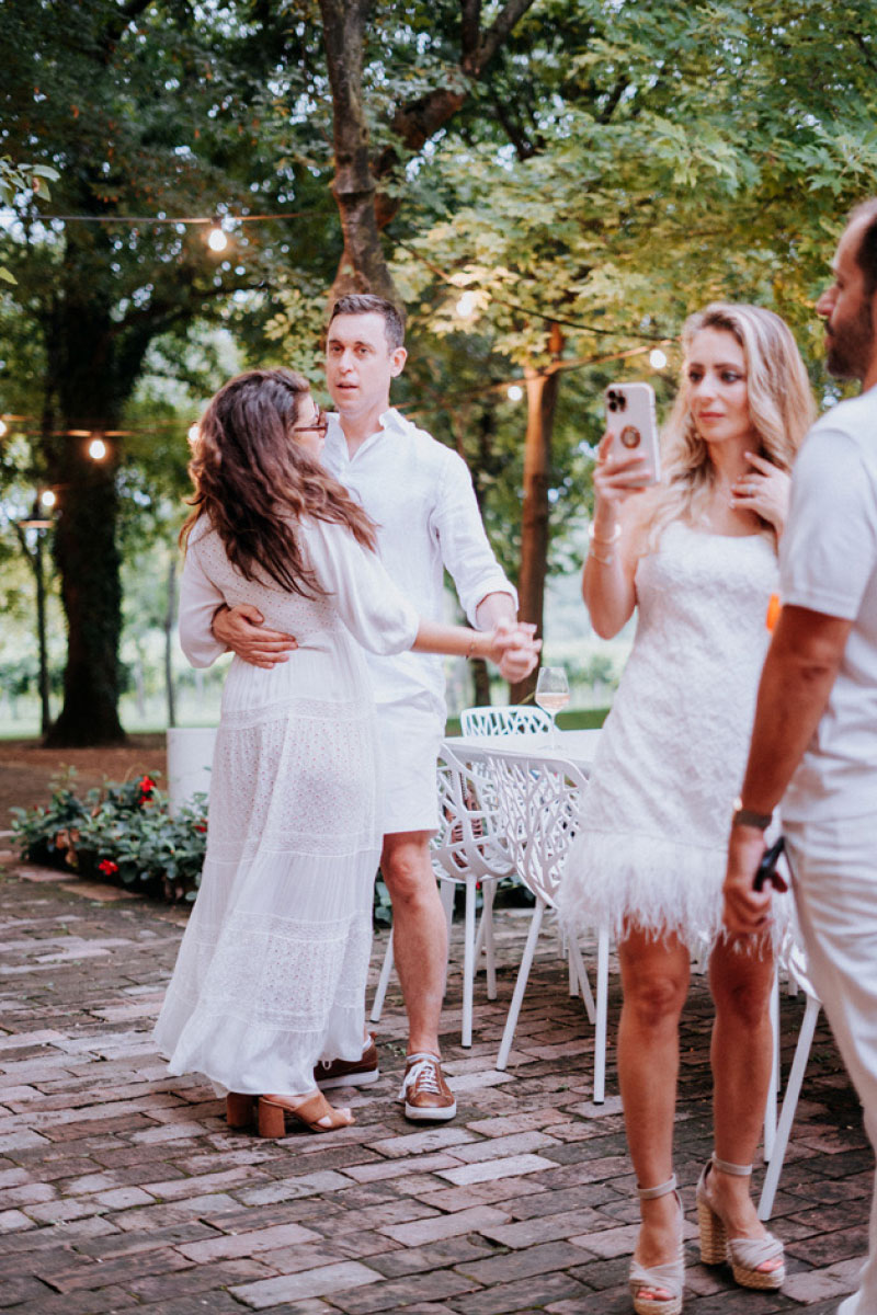 total-white-welcome-party-italy